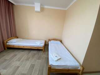 Отель Astika Hotel Караганда Стандартный двухместный номер с 2 отдельными кроватями-3